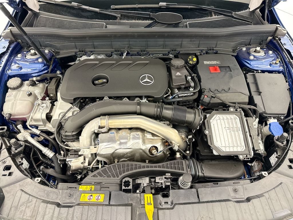 New 2026 Starling Blue Metallic Mercedes-Benz GLB 250 image 27