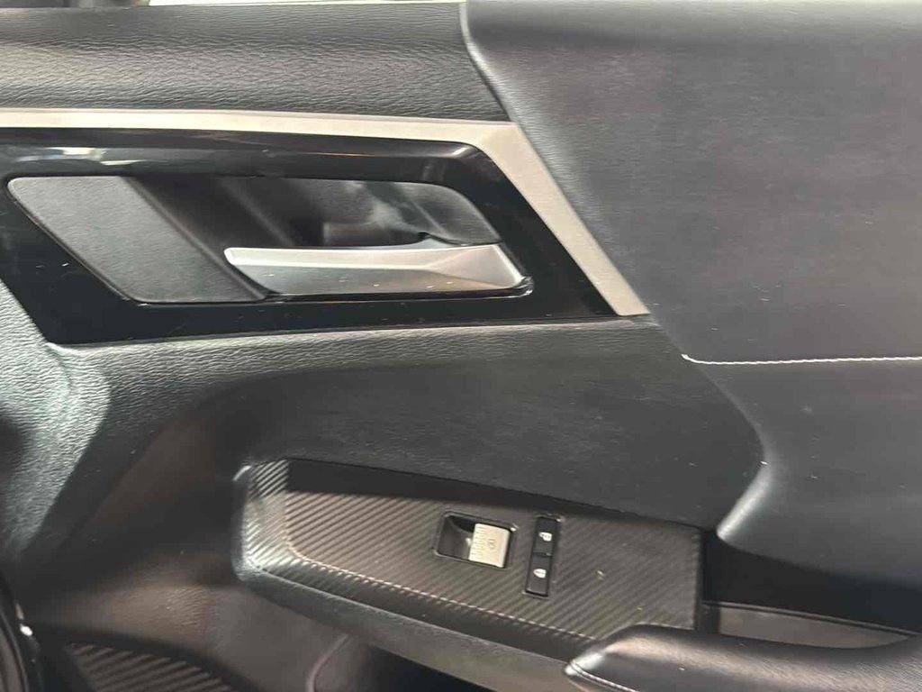Used 2024 Black Mitsubishi SE Black Edition image 15
