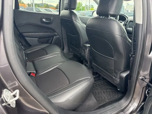 Used 2021 Granite Crystal Metallic Clearcoat Jeep Latitude image 12