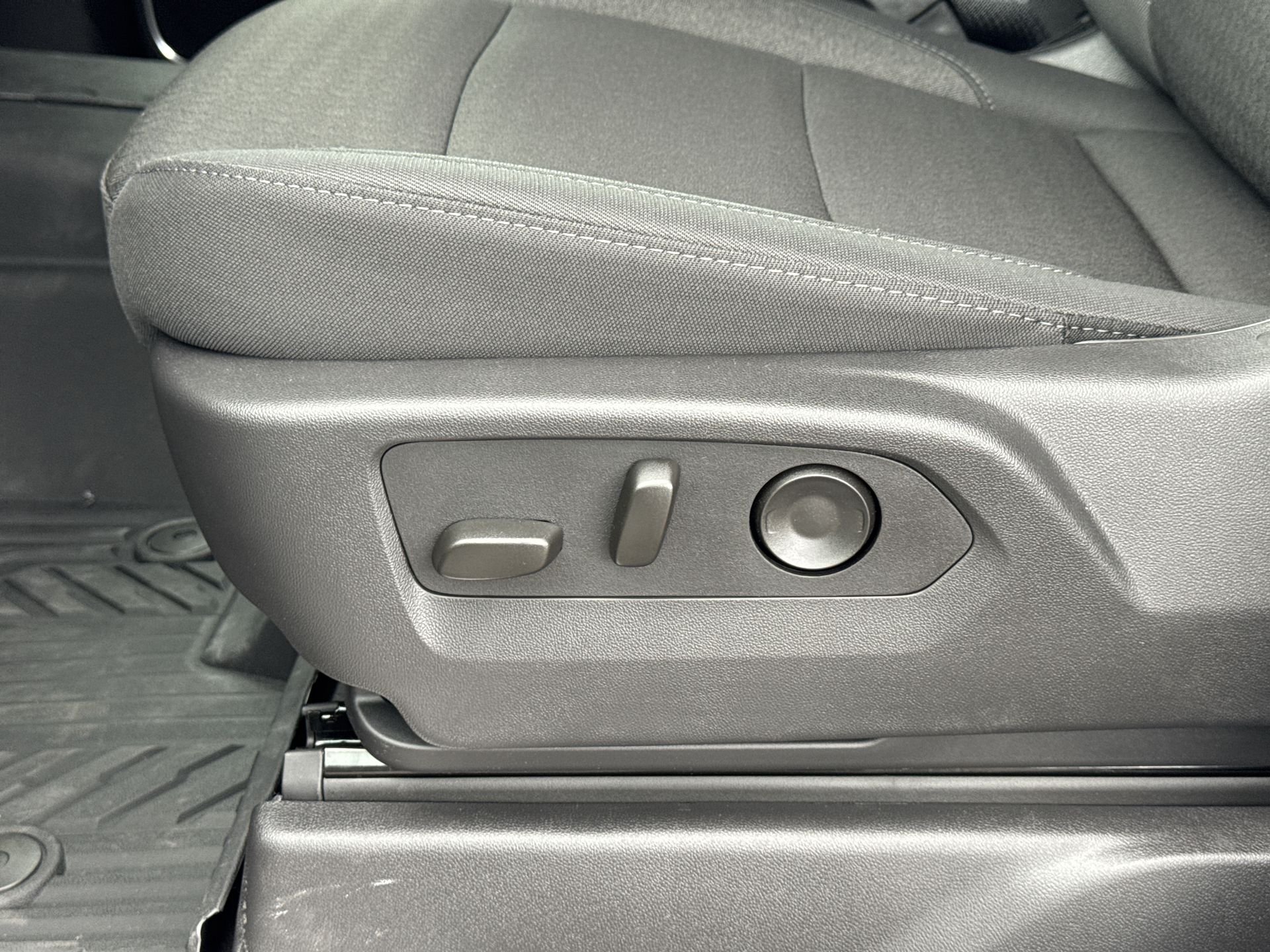 New 2026 Sterling Gray Metallic Chevrolet LT image 33