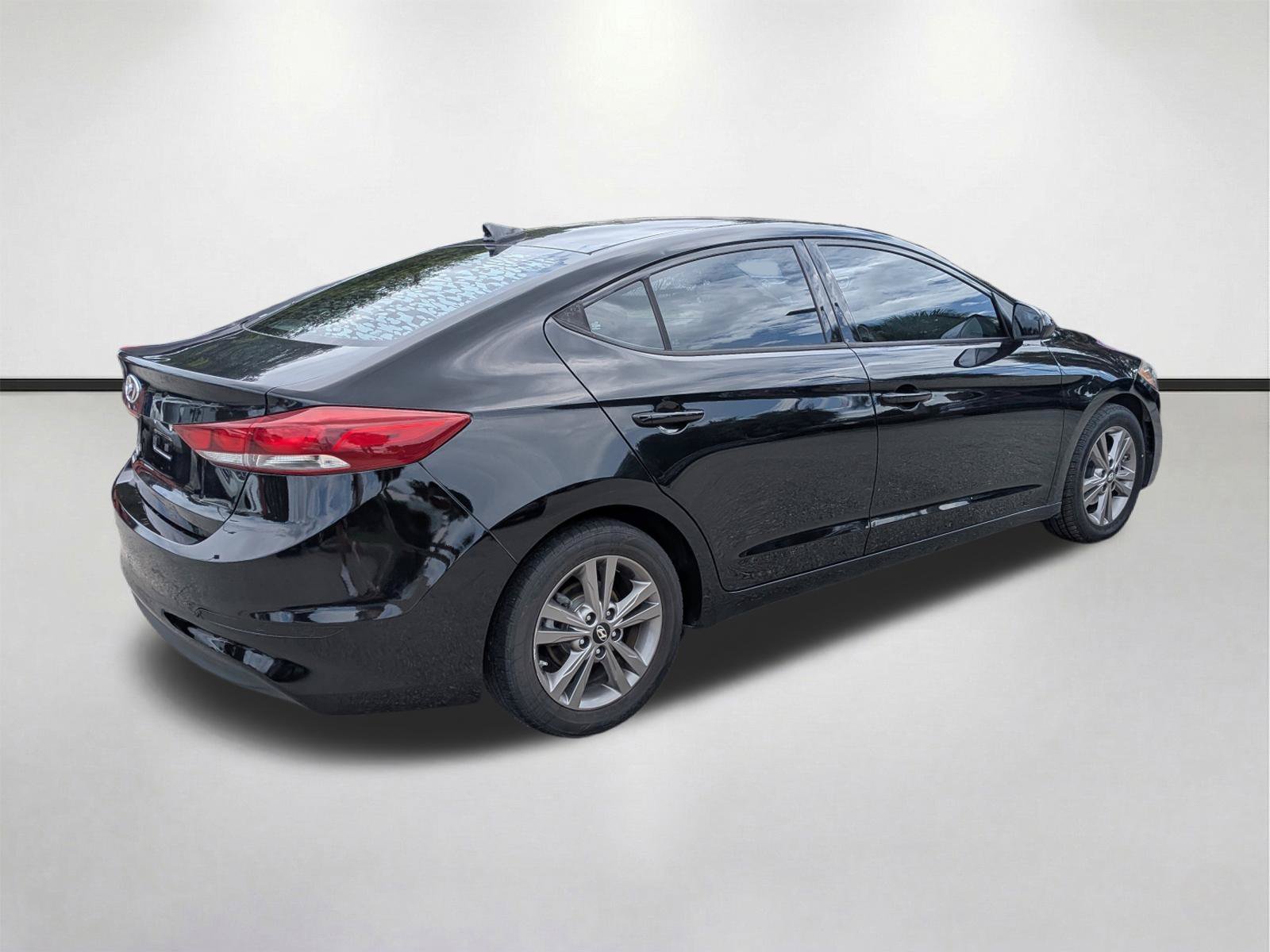 Used 2018 Phantom Black Hyundai Value Edition image 5