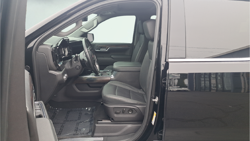 Used 2024 Onyx Black GMC SLT image 10