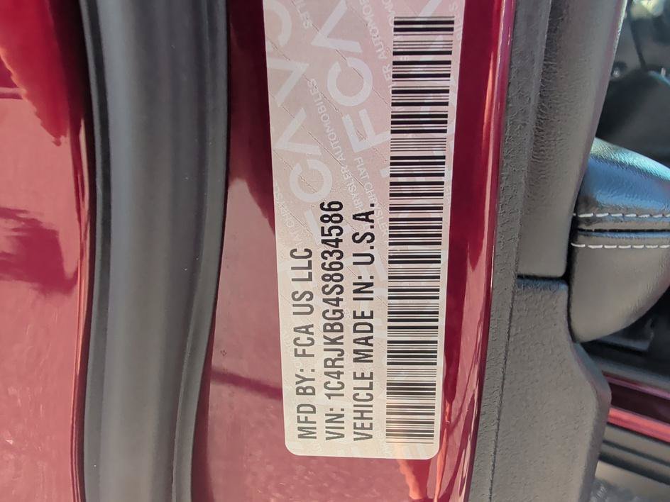 Used 2025 Velvet Red Pearlcoat Jeep Limited image 32