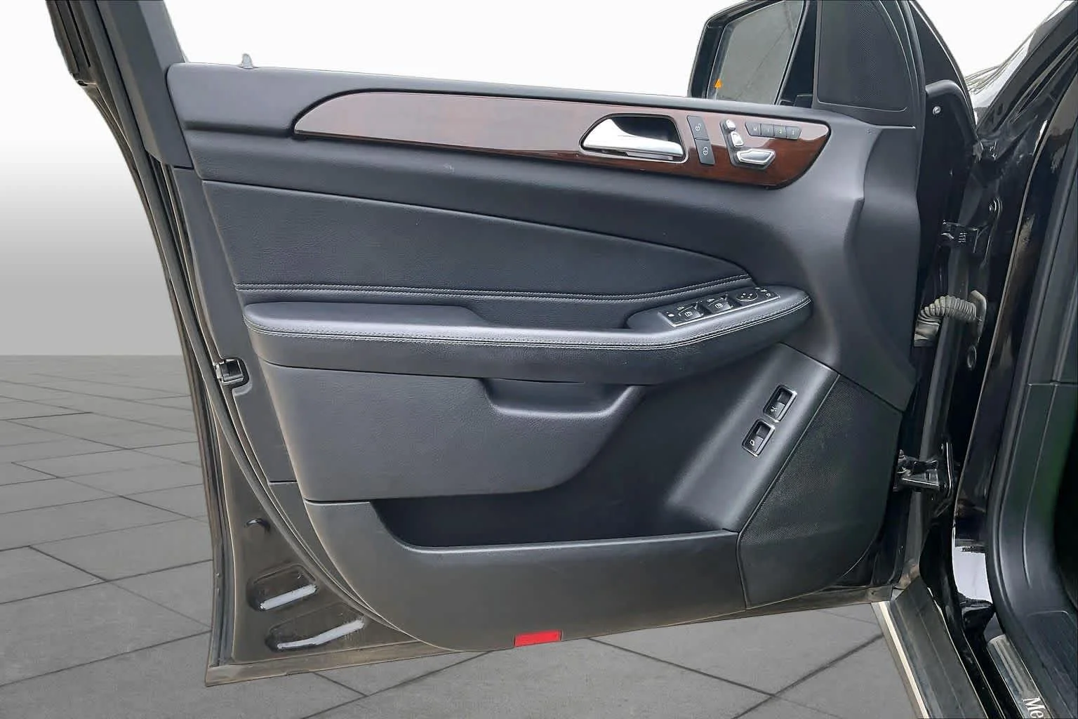 Used 2019 Brilliant Blue Metallic Mercedes-Benz GLS 450 image 21