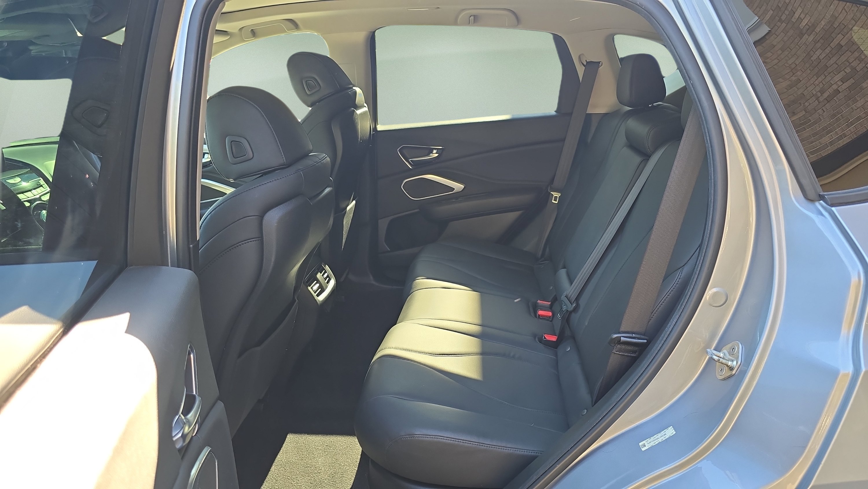 Used 2019 Silver Acura SH-AWD image 21
