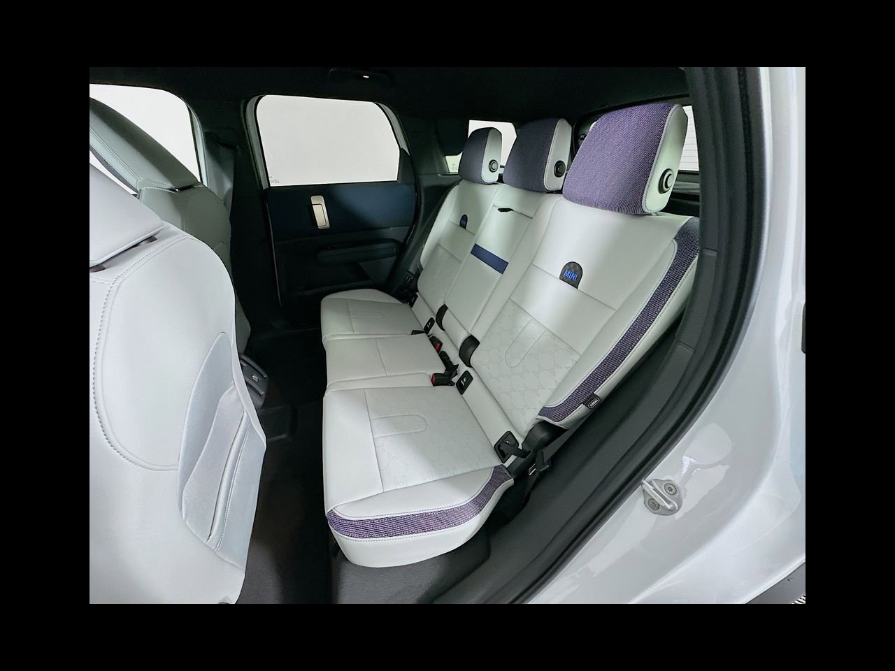 New 2027 Nanuq White Metallic MINI OXFORD EDITION image 17