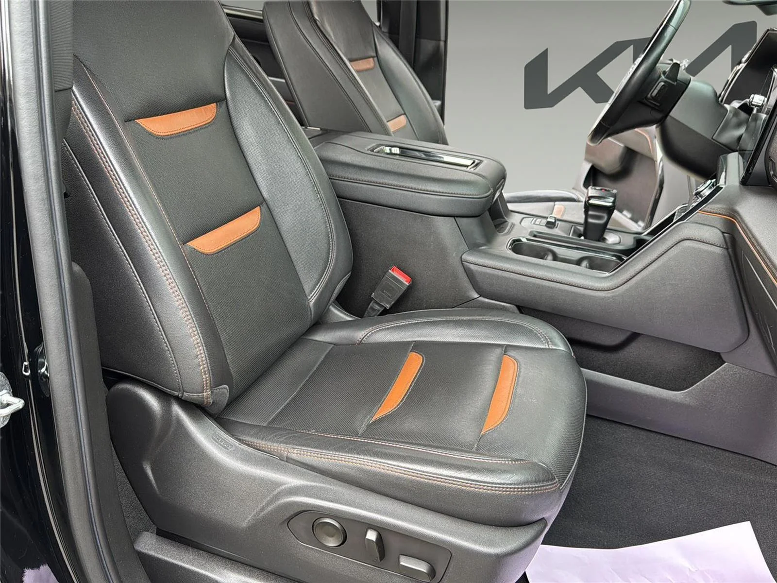 Used 2022 Onyx Black GMC AT4 image 31