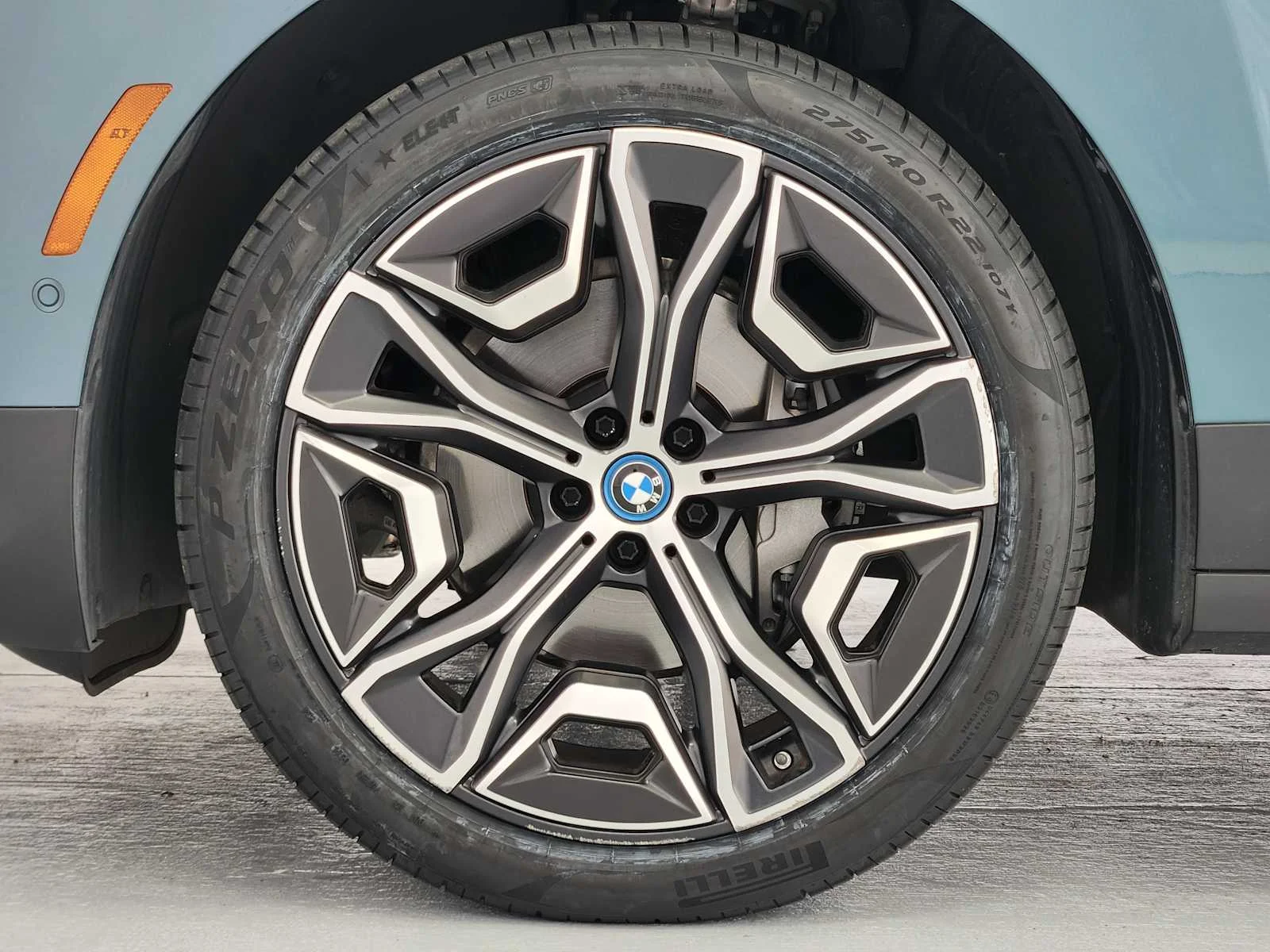 Used 2024 Blue Ridge Mountain Metallic BMW xDrive50 image 9
