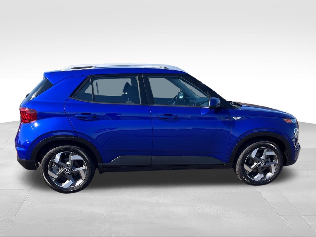 Used 2024 Blue Hyundai SEL image 6