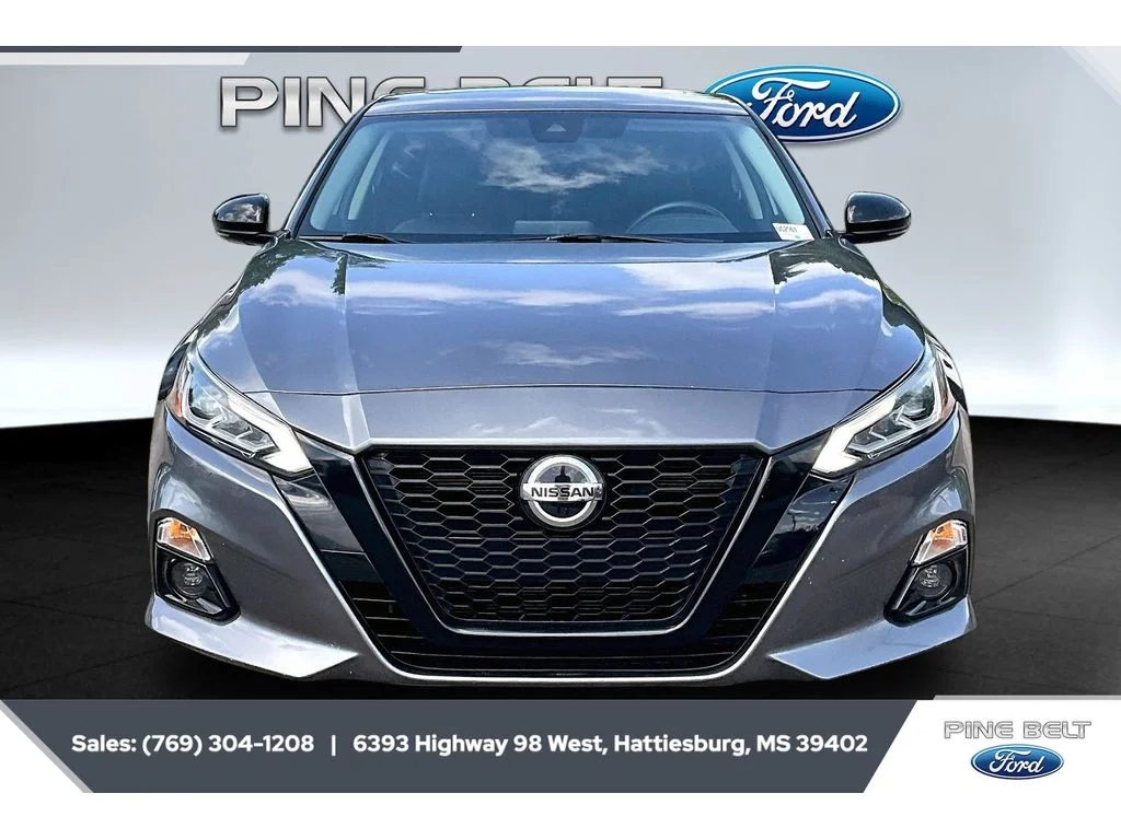 Used 2022 Gun Metallic Nissan 2.5 SR image 3