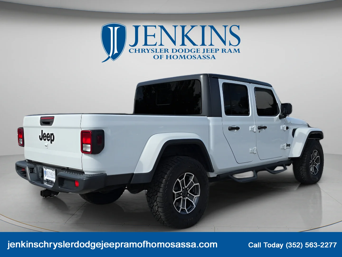 Used 2020 Bright White Clearcoat Jeep Altitude image 5