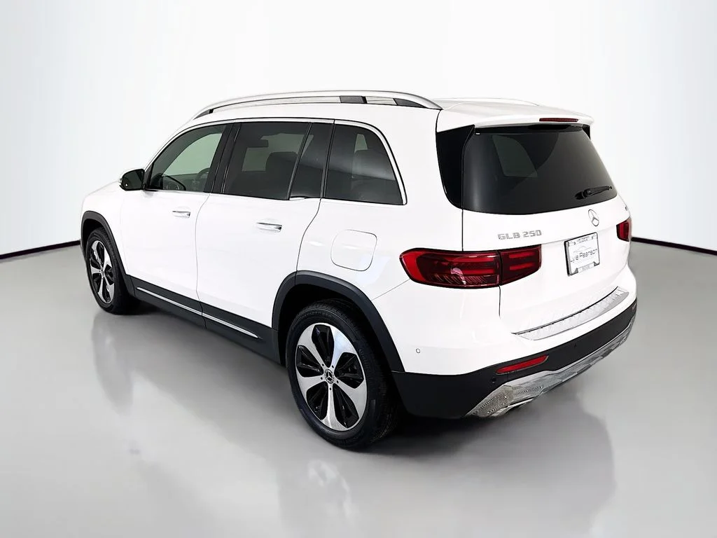 Certified Used 2025 Polar White Mercedes-Benz GLB 250 image 3