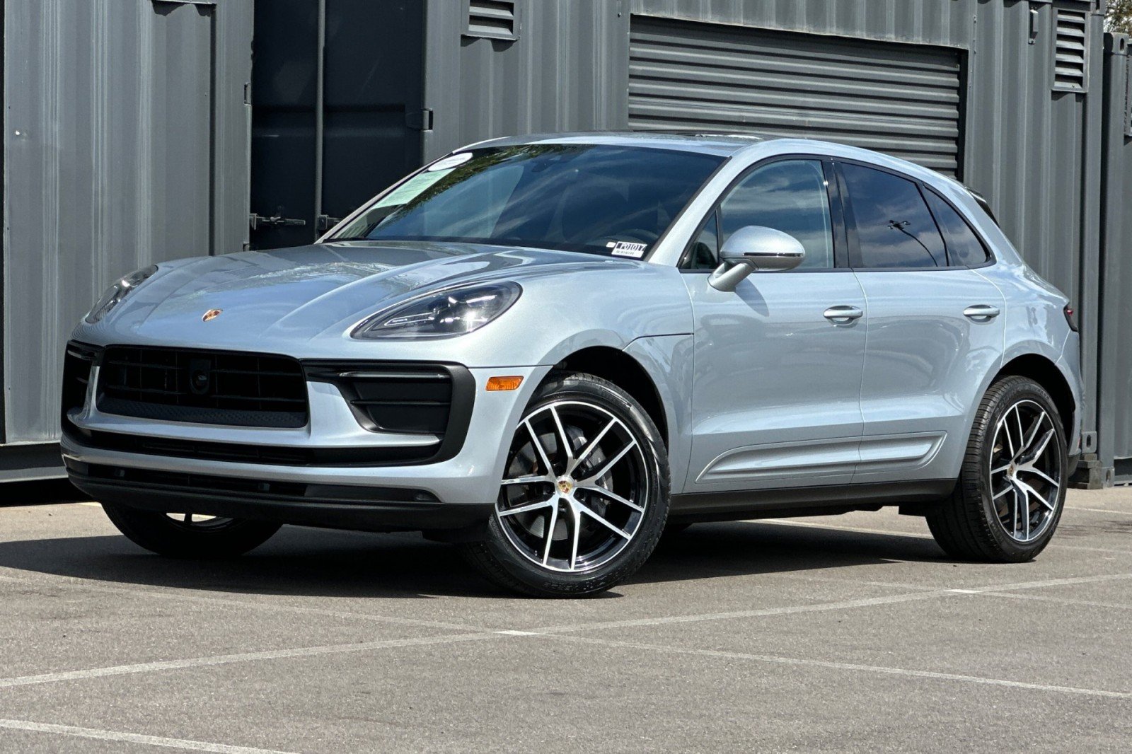 2023 Porsche Macan Base
