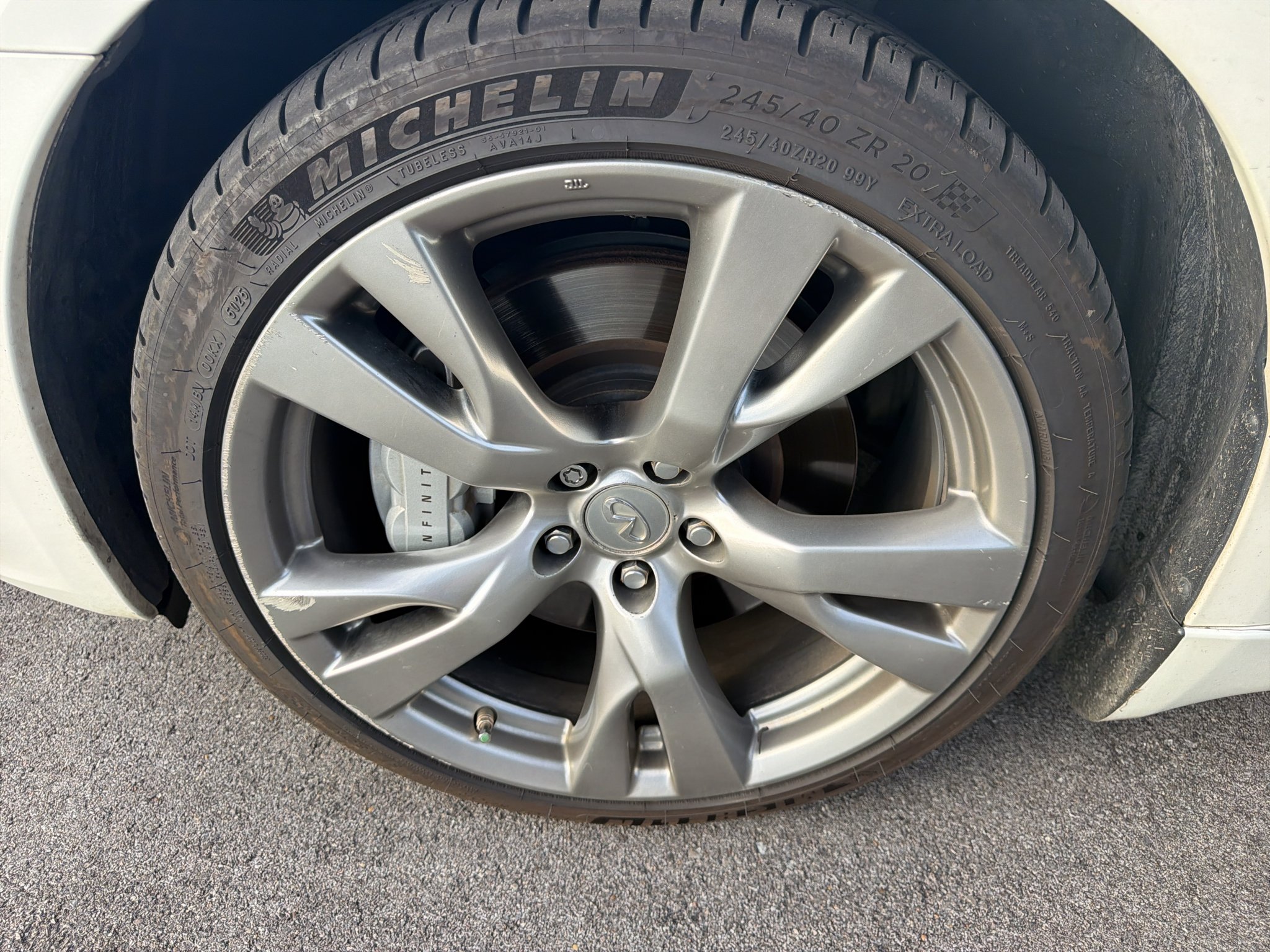 Used 2016 Majestic White INFINITI 5.6 image 4