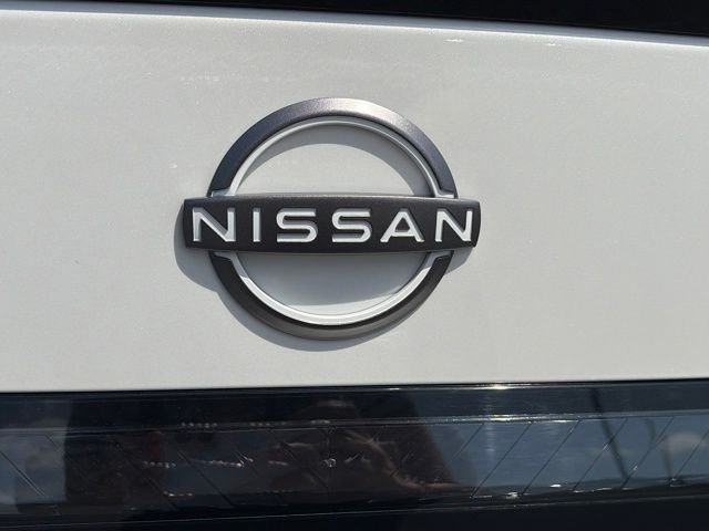 New 2026 Aspen White TriCoat / Super Black Two-tone Nissan SR image 33