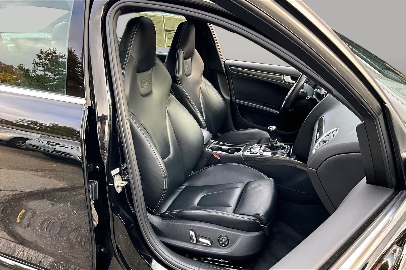 Used 2015 Brilliant Black Audi Premium Plus image 8