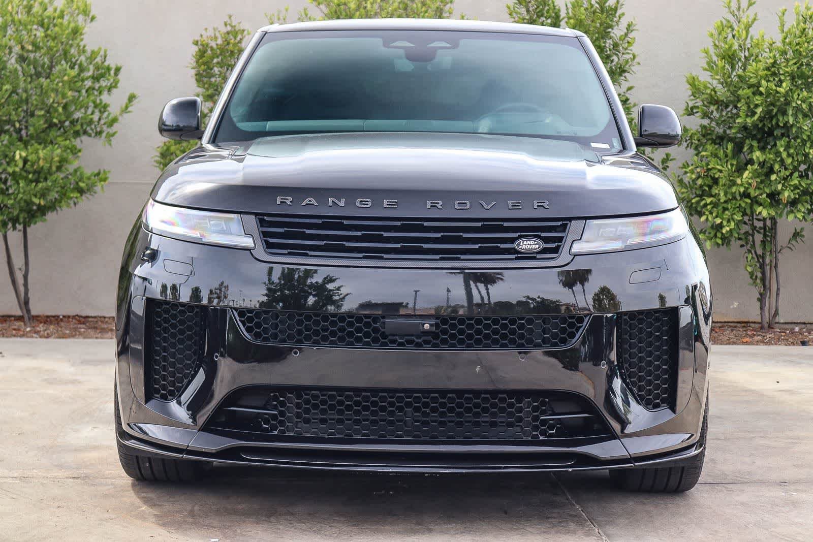 Used 2024  Land Rover SV Edition One Obsidian Black image 2