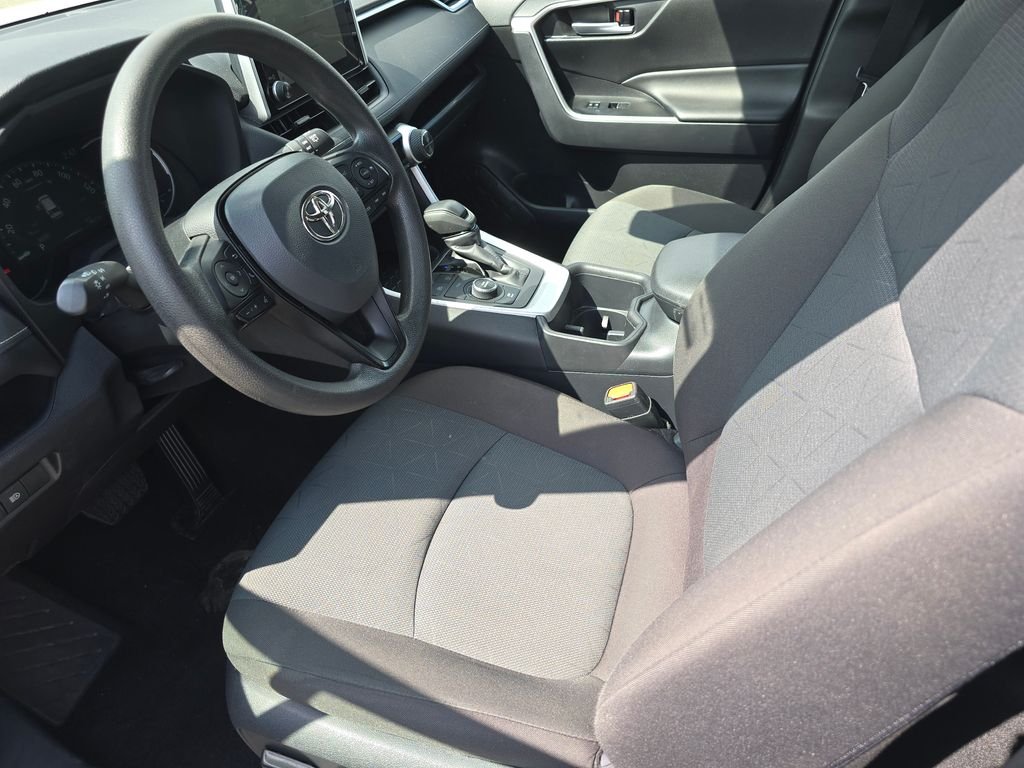 Used 2025 White Toyota XLE image 18