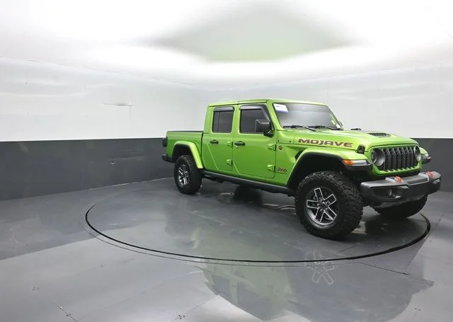 Used 2025 Mojito! Clearcoat Jeep Mojave image 2