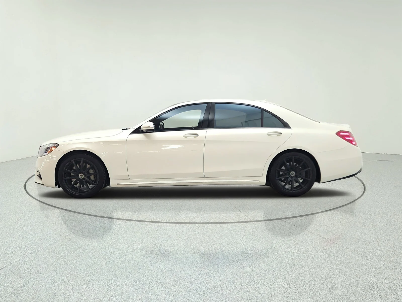 Used 2020 designo Diamond White Mercedes-Benz S 560 Sedan image 8