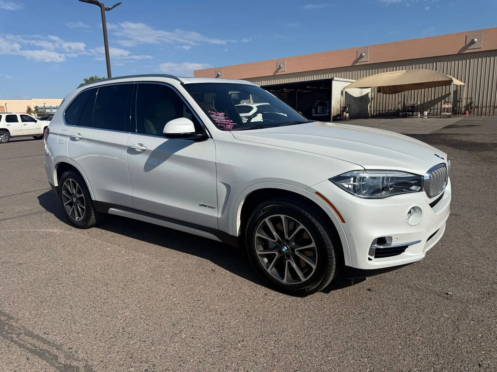 Used 2018 White Metallic BMW xDrive50i image 2