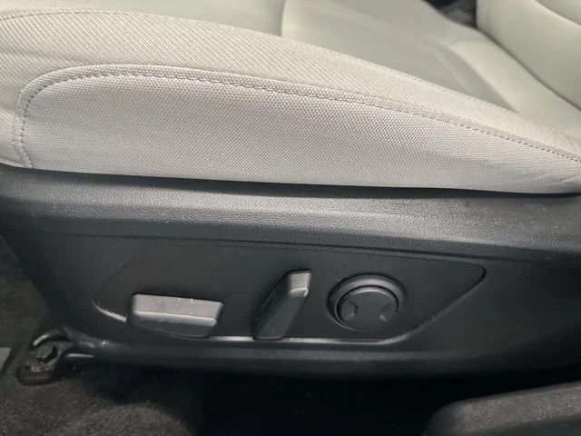 Used 2025 Black Hyundai SEL image 19