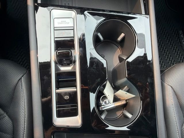 New 2026 Black Volkswagen 2.0T SE w/Technology image 23