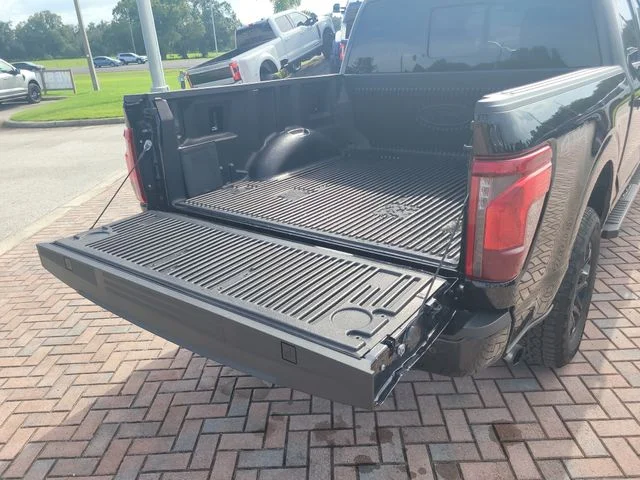 Used 2024 Black Ford XLT image 10