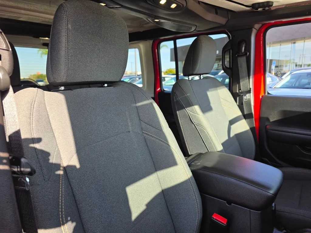 Used 2025 Red Jeep Sport S image 10