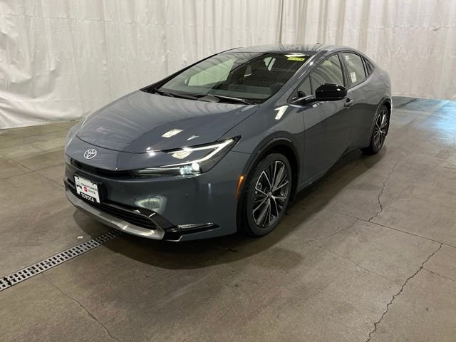 New 2027 Guardian Gray Toyota  XLE image 7