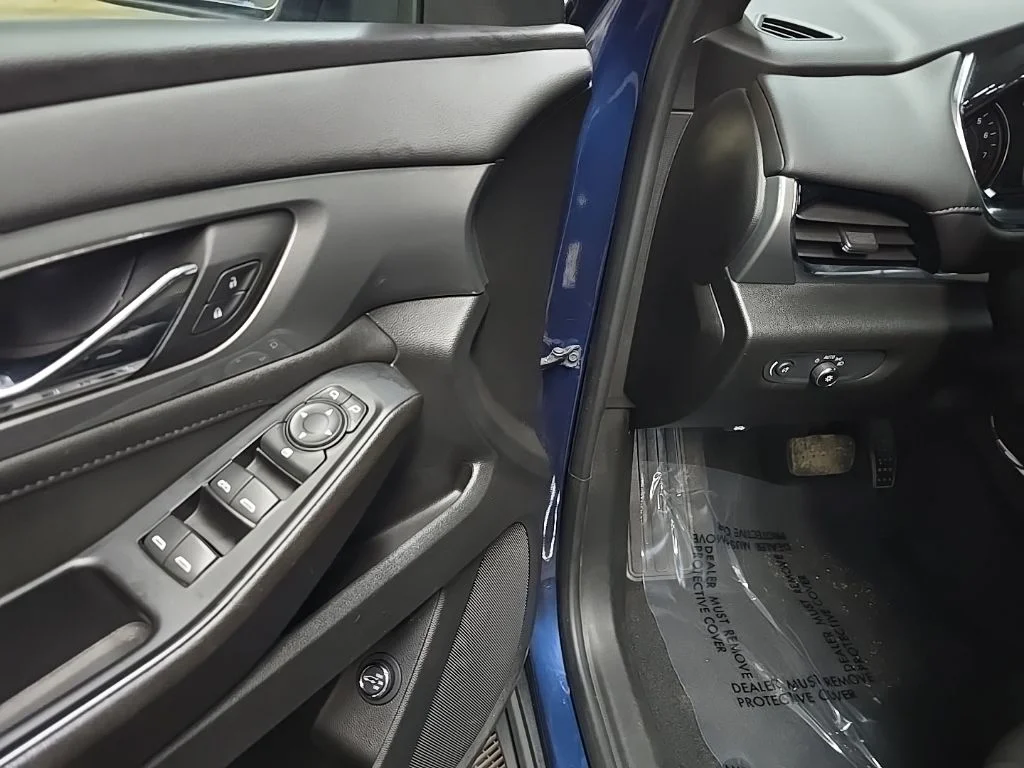 Used 2023 Blue Chevrolet LT image 27