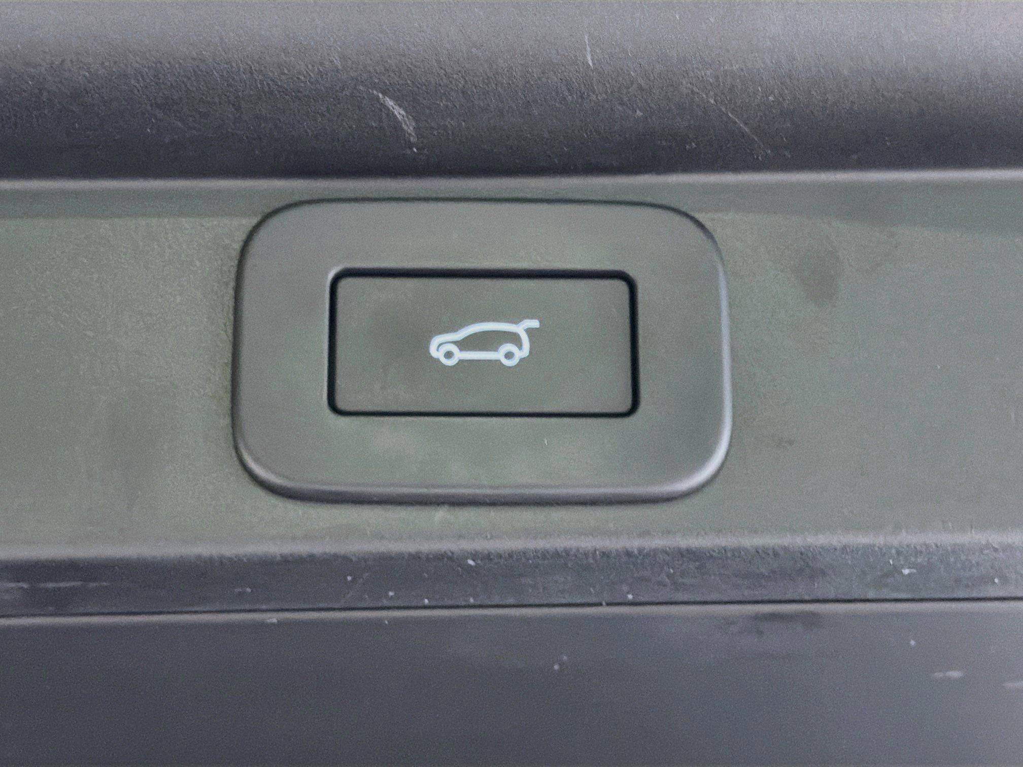 Certified Used 2025 Silver Metallic Land Rover SE image 14