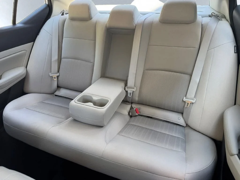 Used 2020 White Nissan 2.5 SV image 16