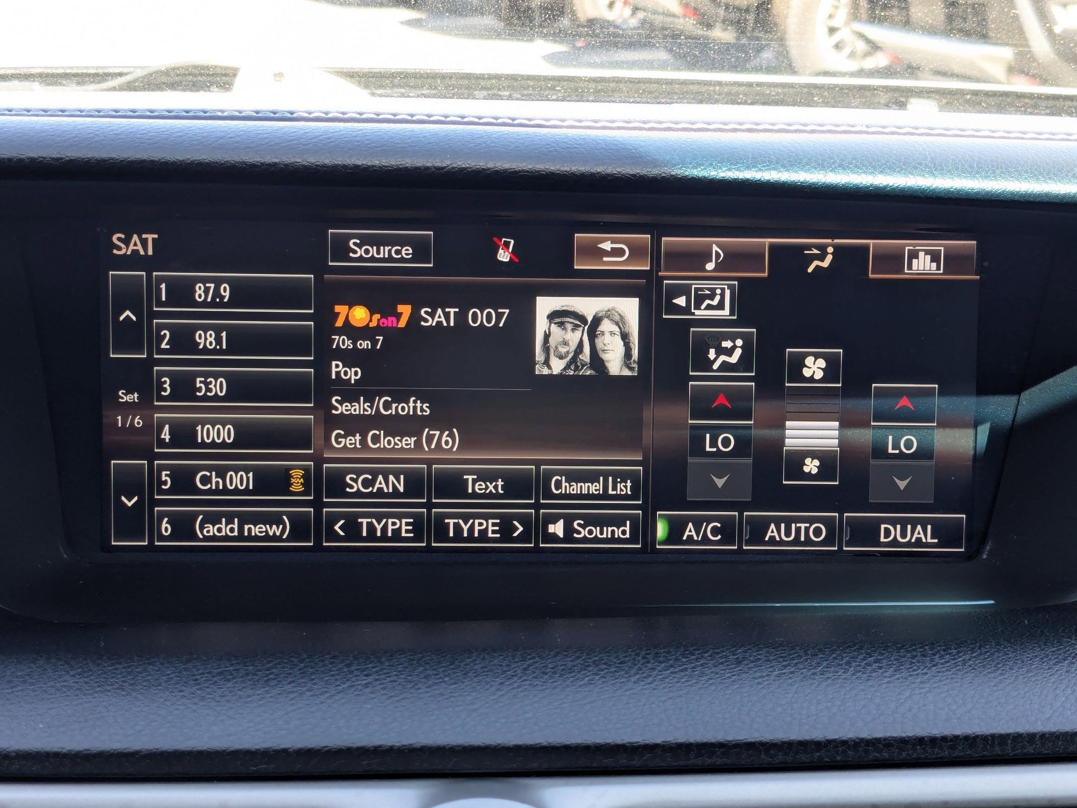 Used 2015 Obsidian Lexus 4dr Sdn RWD image 23