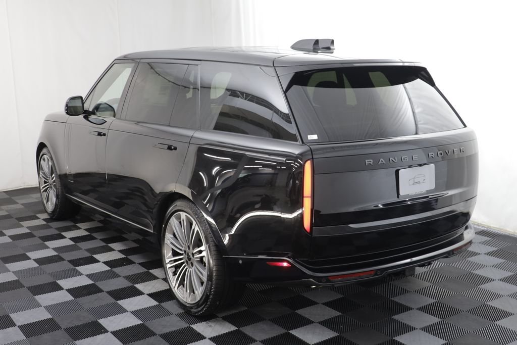 New 2026 Santorini Black LAND ROVER SE LWB 7-Seats / V8 image 17