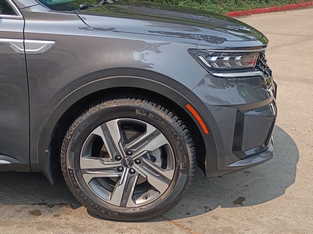 Used 2023 Platinum Graphite Kia SX Prestige image 1