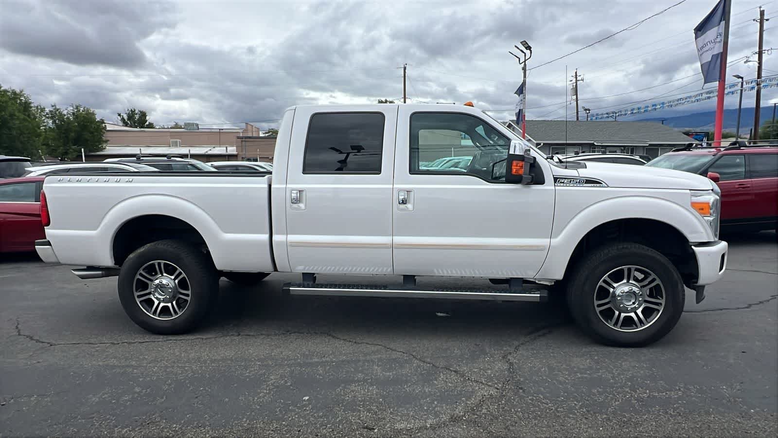 Used 2015 White Platinum Metallic Tri-Coat Ford Platinum image 4