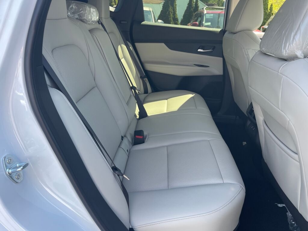 New 2026 Everest White Pearl Tricoat Nissan SL image 22