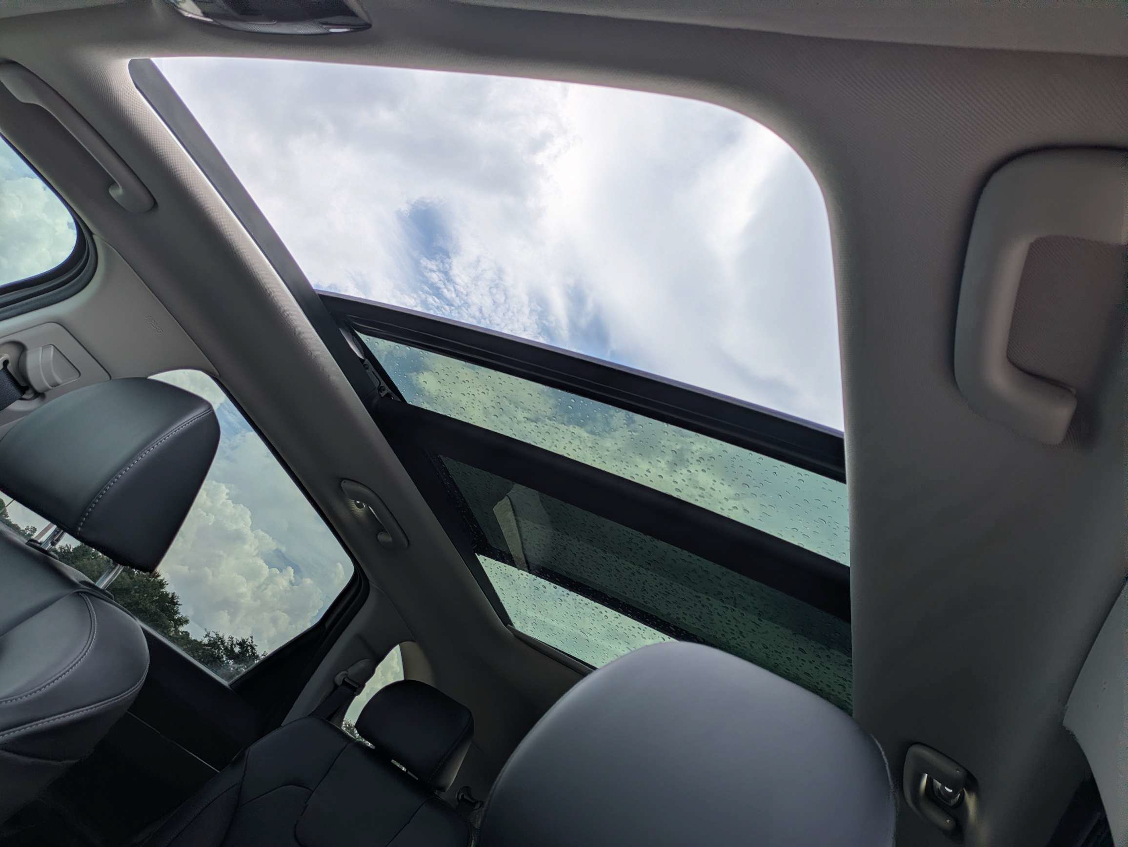 Certified Used 2025 Wolf Gray Kia X-Line EX image 25