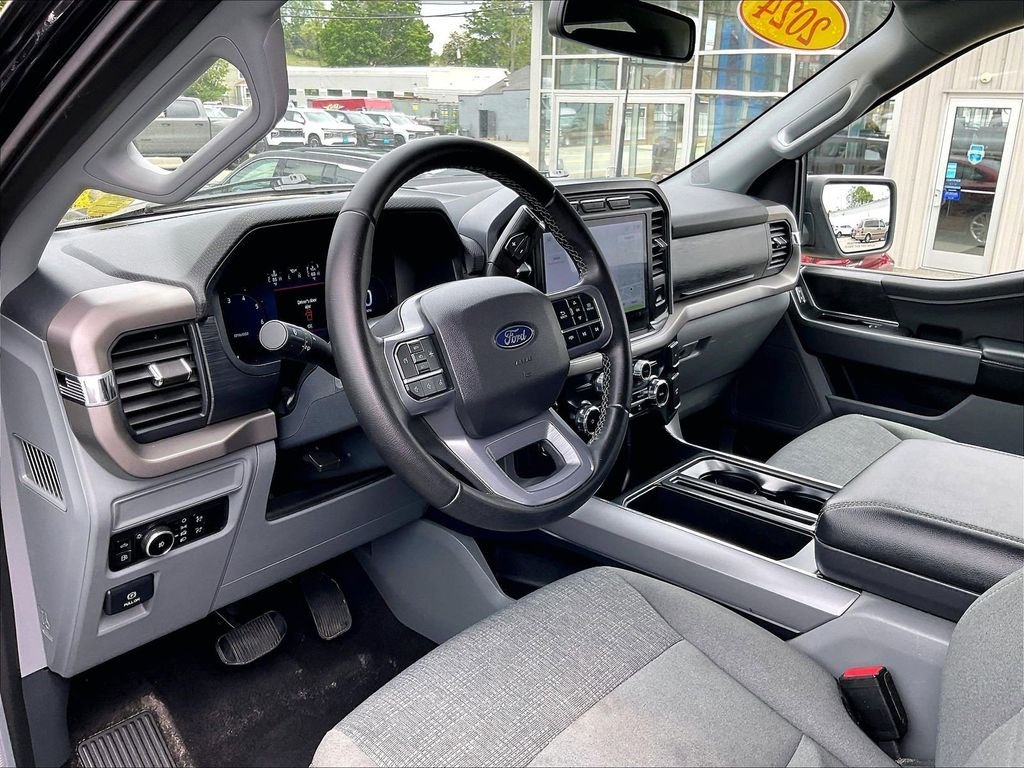 Used 2024 Black Ford XLT image 8