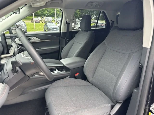 Used 2025 Black Ford Active image 15