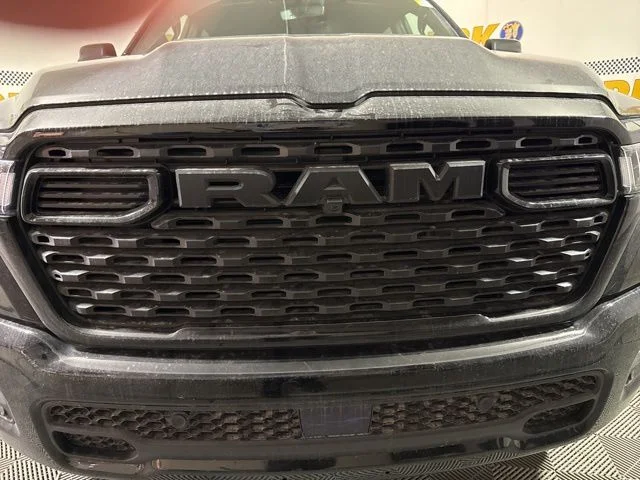 New 2026 Diamond Black Crystal Pearl-Coat Exterior Paint RAM BIG HORN image 23