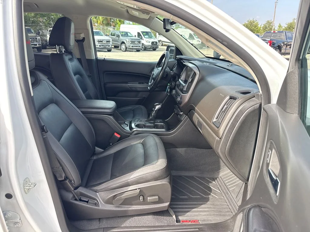 Certified Used 2022 White GMC AT4 w/Leather image 27