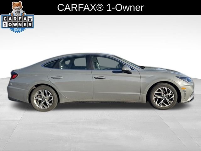 Used 2023 Gray Hyundai SEL image 3