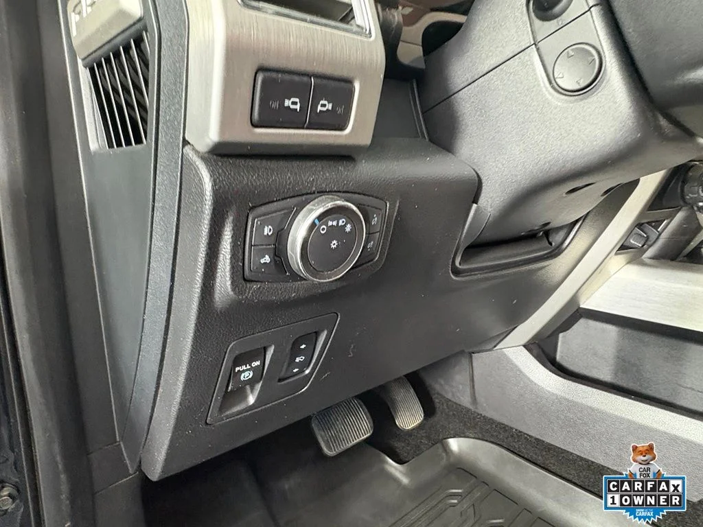 Used 2018 Black Ford Platinum image 15