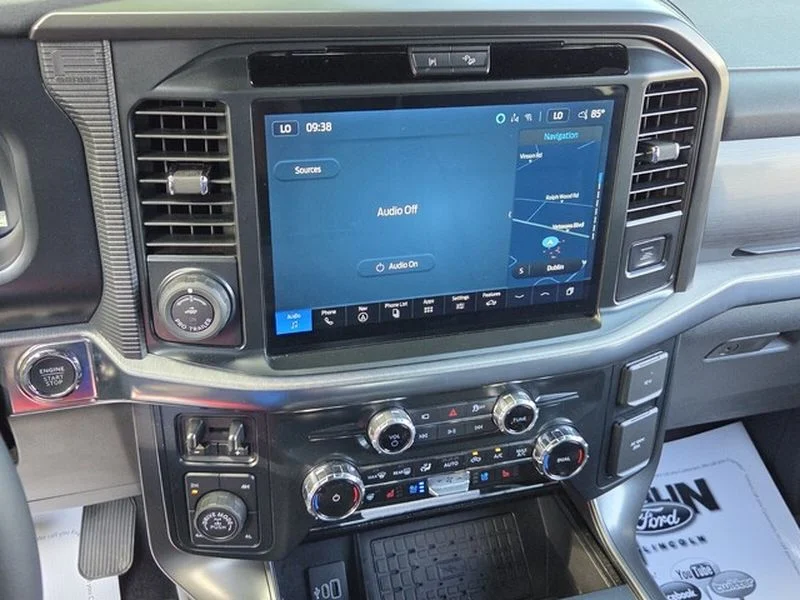 Used 2025 Space White Metallic Ford LARIAT image 19