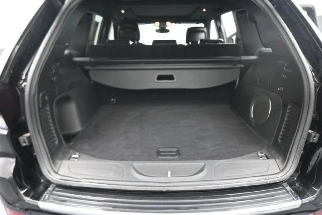 Used 2021 Black Jeep Limited image 25