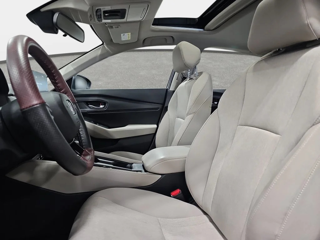 Used 2024  Honda EX image 17