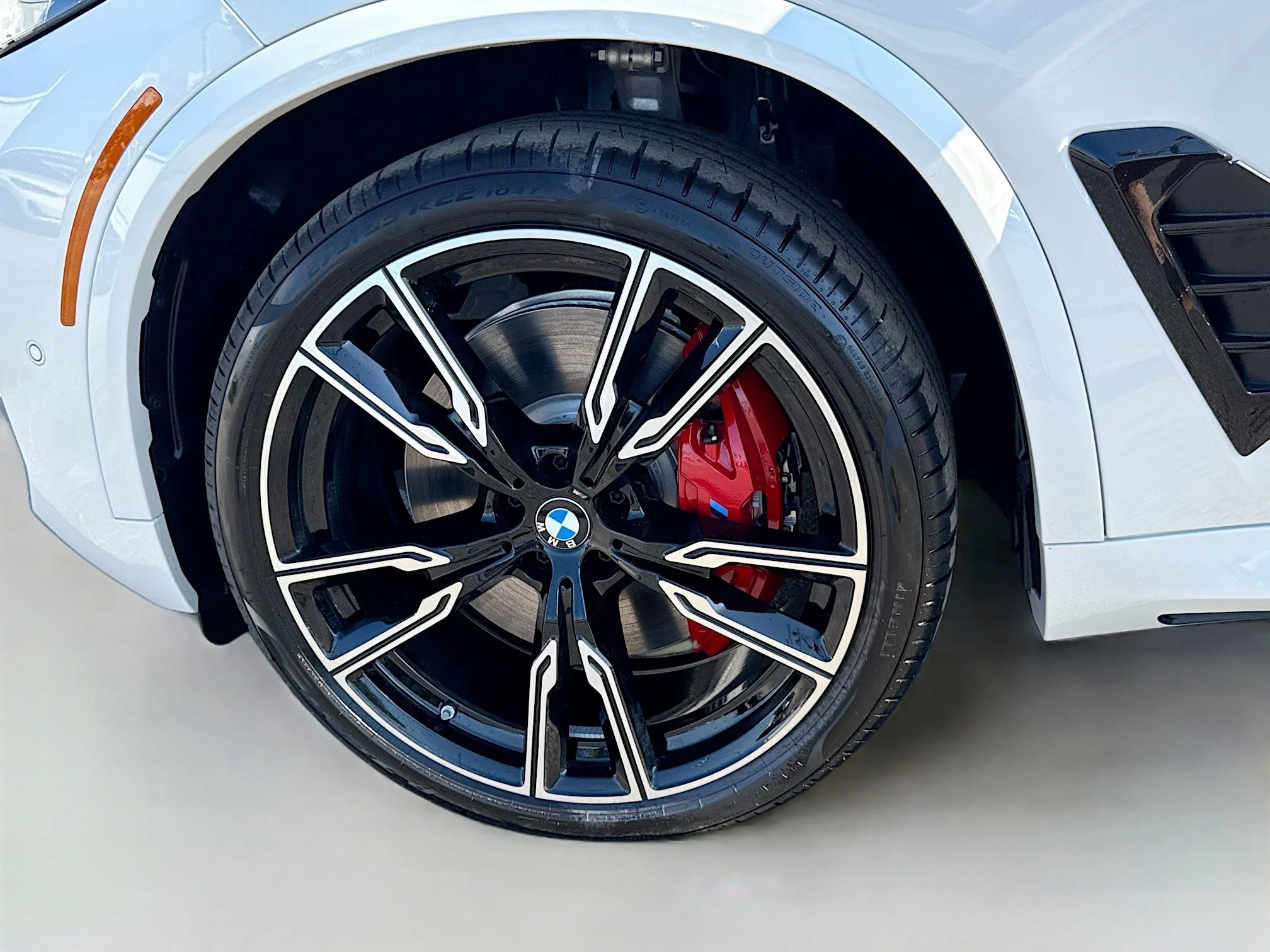 New 2026 Mineral White Metallic BMW M60i image 43