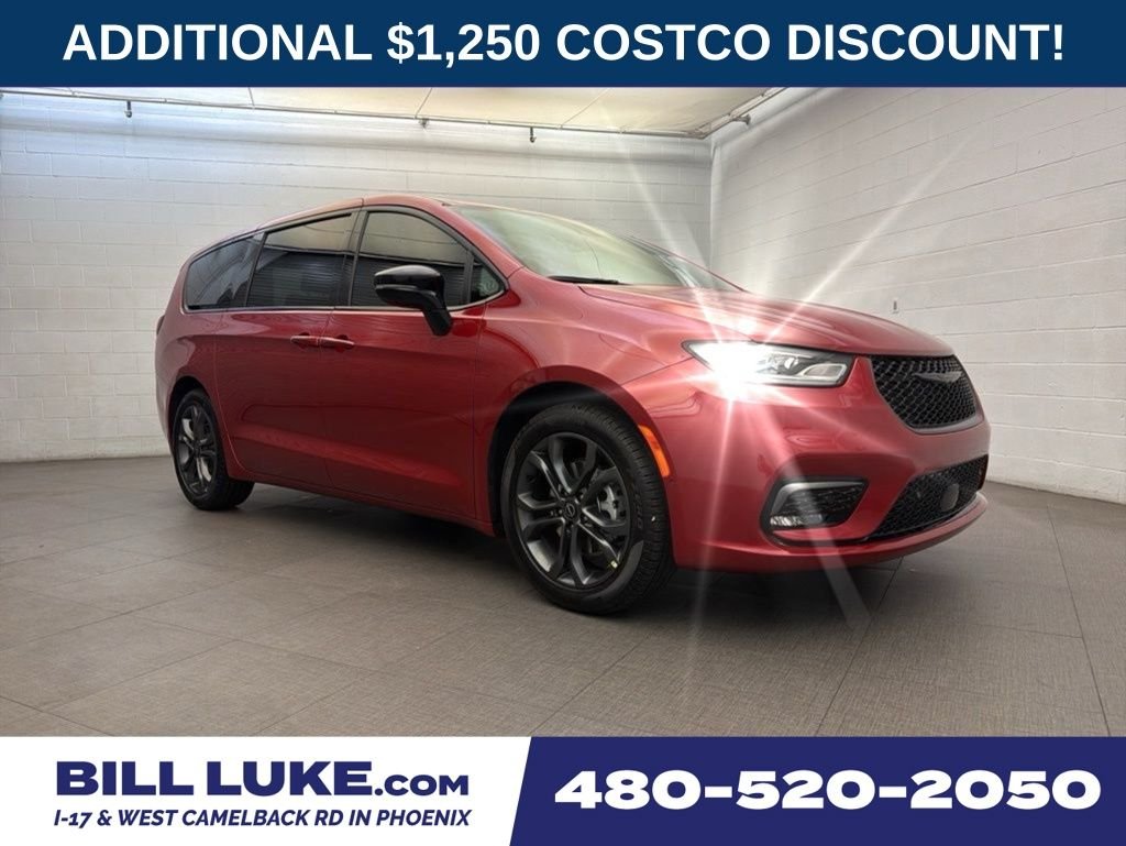2026 Chrysler Pacifica Select's photo